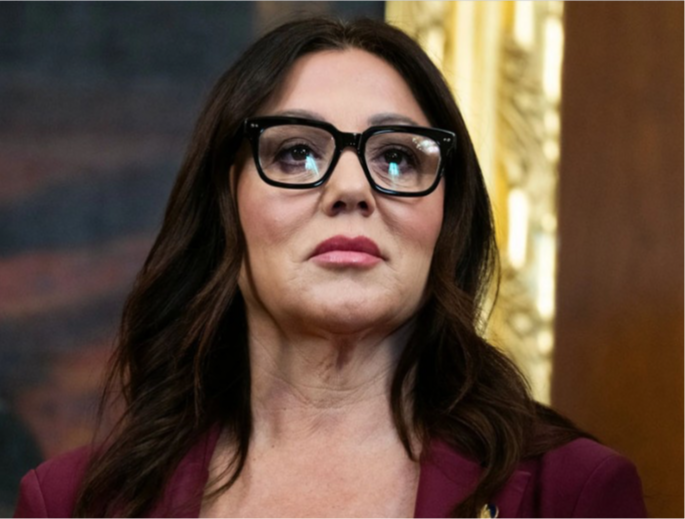 АНУ-ын Хөдөлмөрийн сайд Лори Чавес-ДеРемер албан тушаалаа орхино